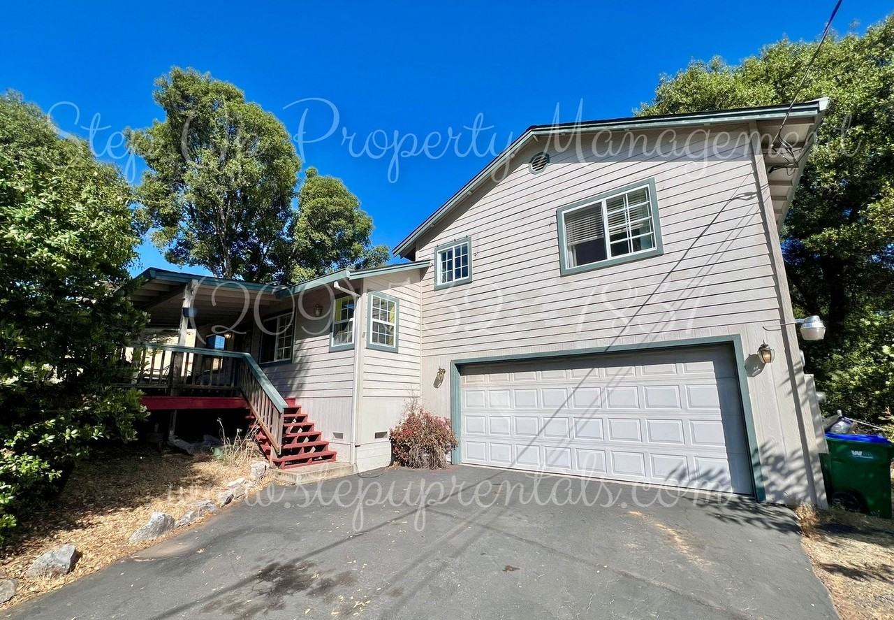 11100 Nathan Ct - Photo 3 of 27