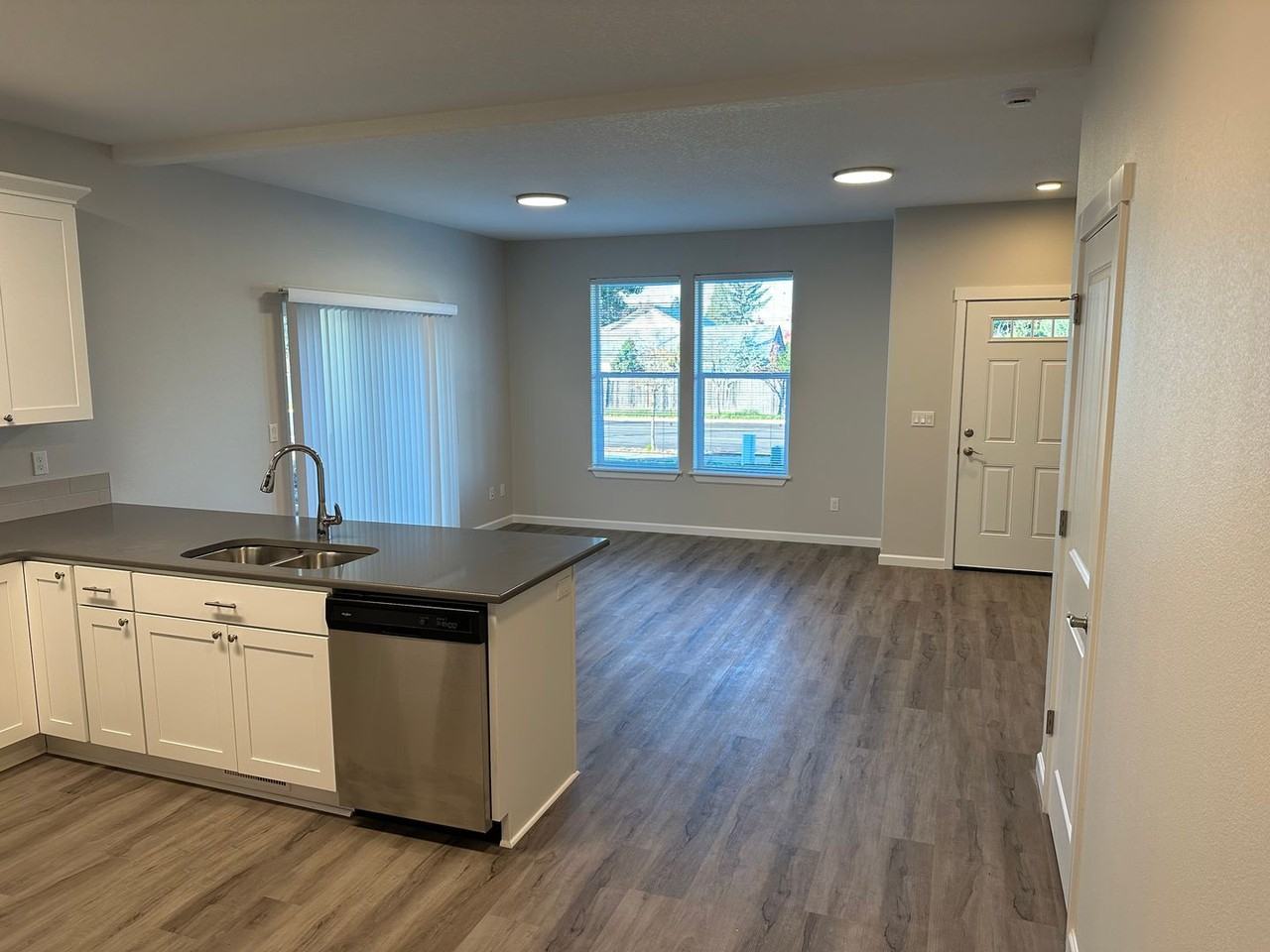 68 Sand Ridge Ct - Photo 4 of 19