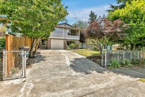 featured image of 8832 20th Ave Sw