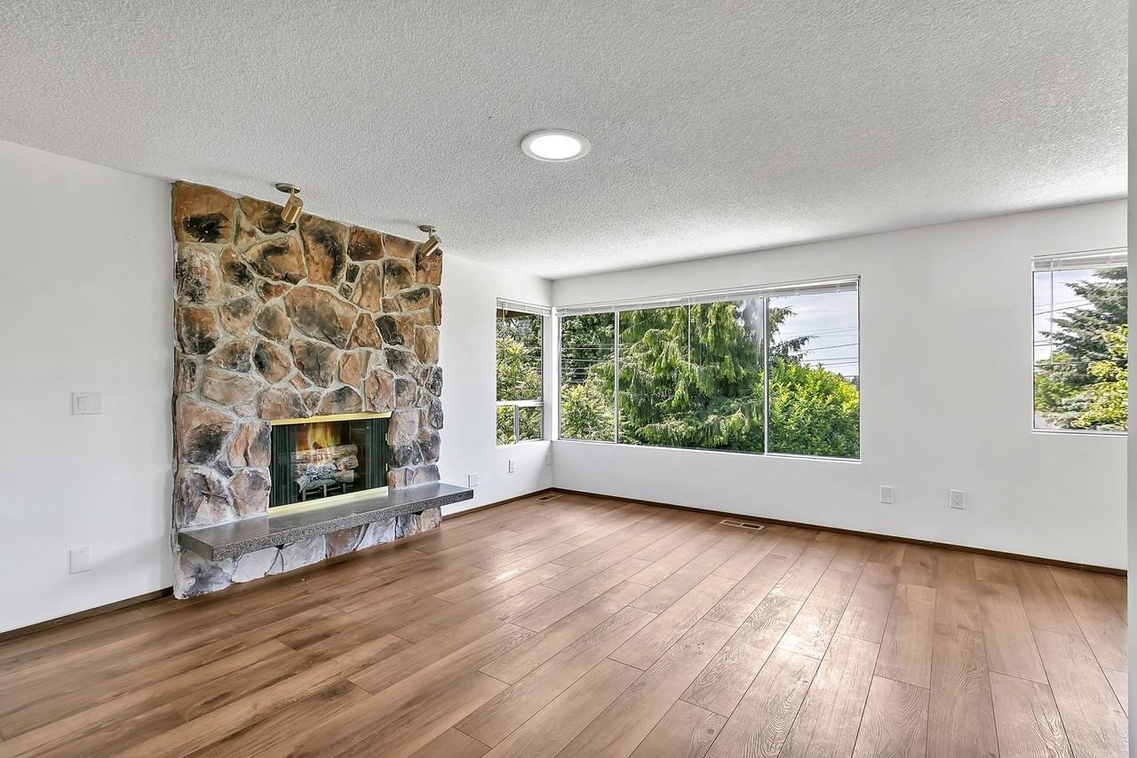 8832 20th Ave Sw - Photo 5 of 25