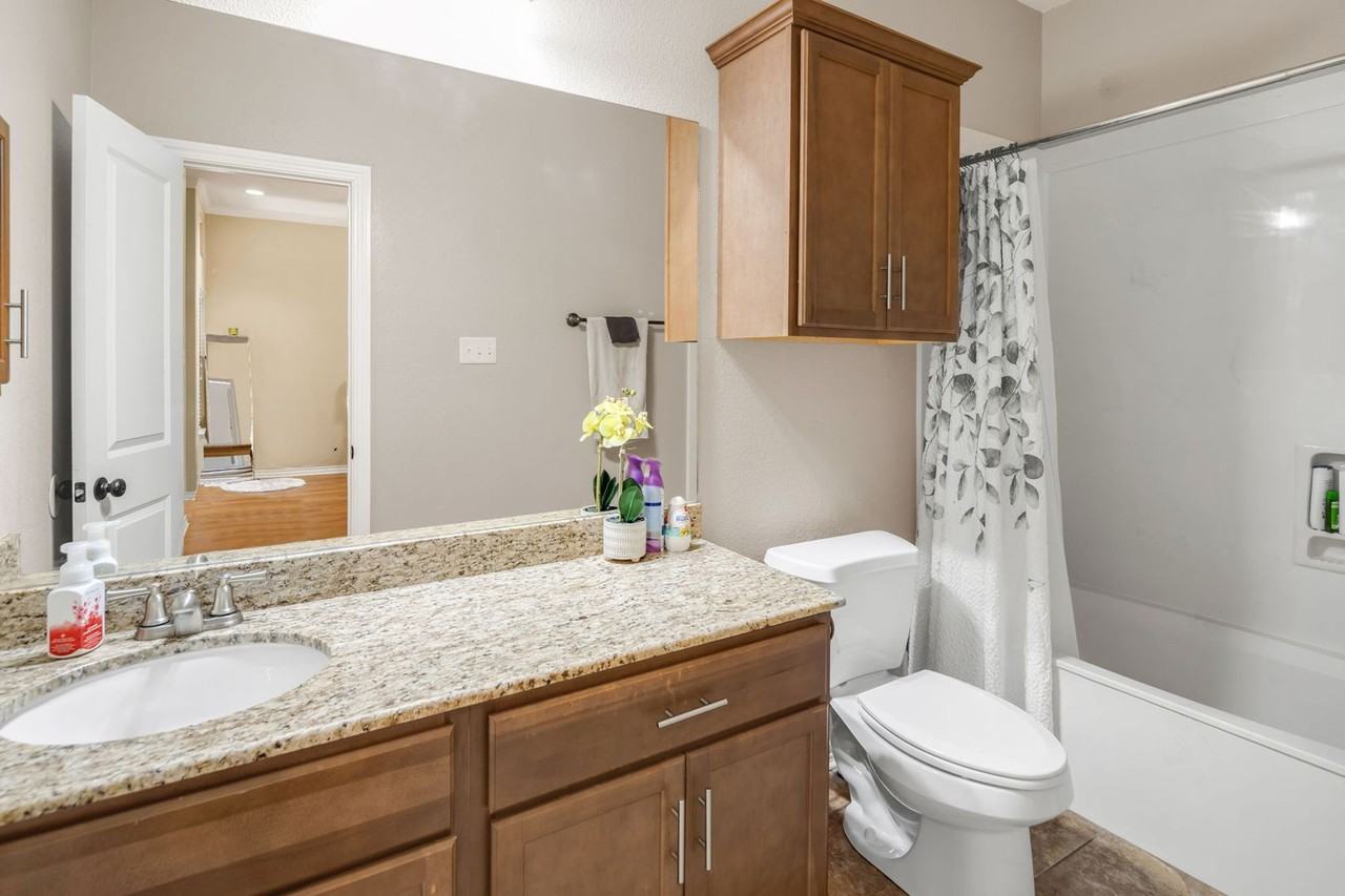 3824 Blackhawk Ln - Photo 7 of 16