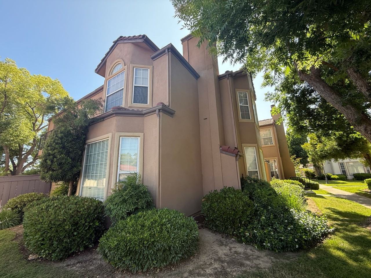 8147 N Cedar Ave