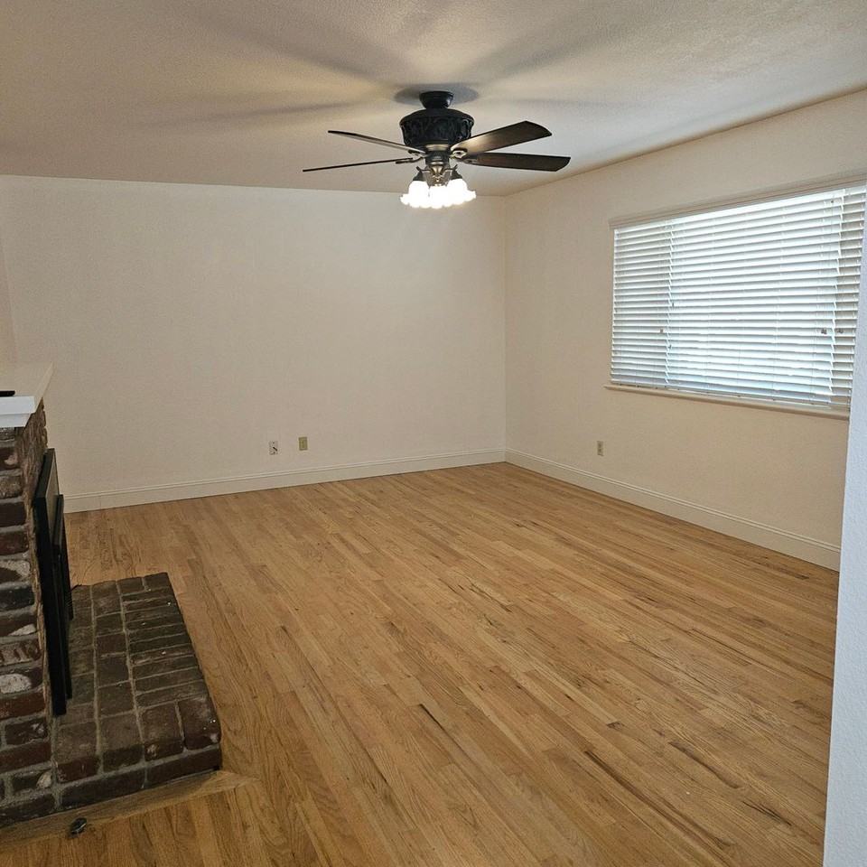 1610 Springwood Dr - Photo 2 of 14