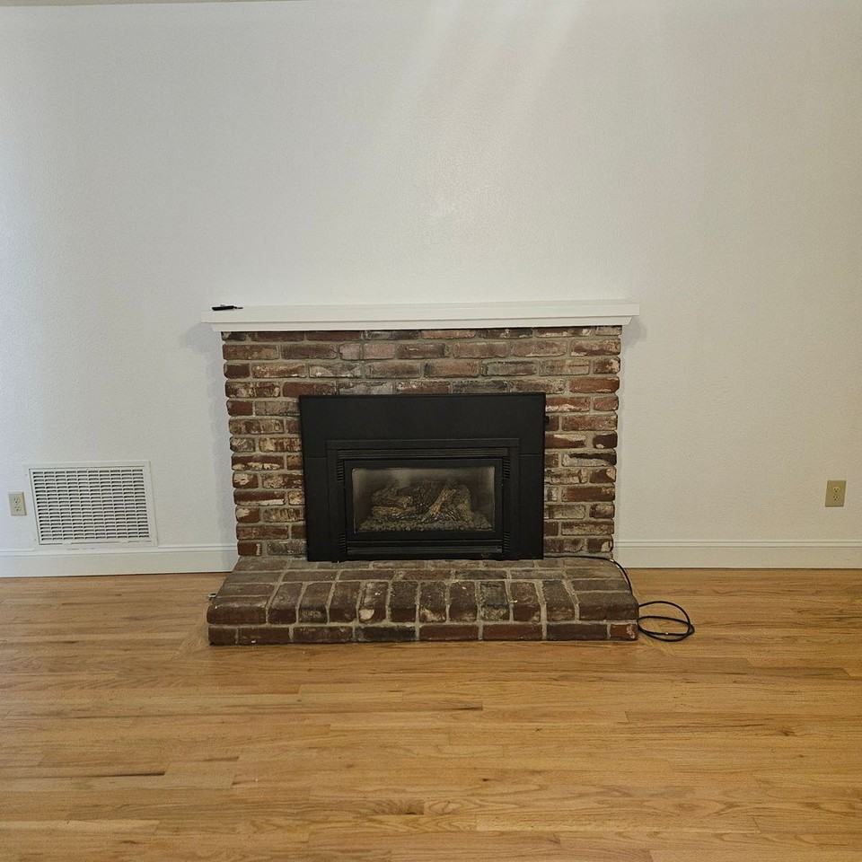 1610 Springwood Dr - Photo 3 of 14