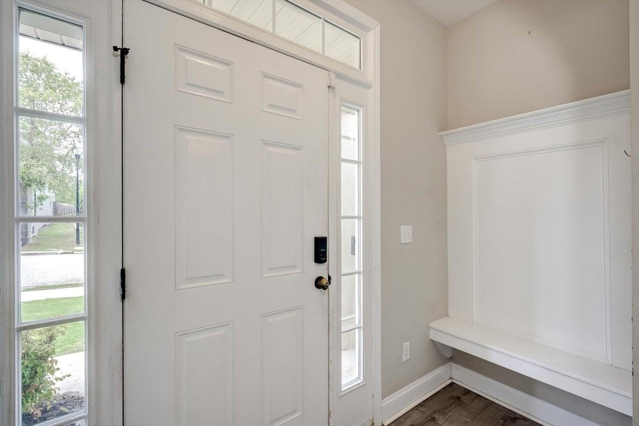 5504 Meghan Ln - Photo 3 of 39