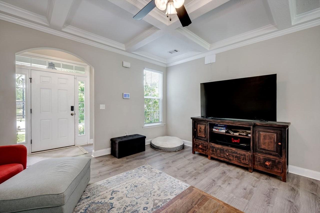 5504 Meghan Ln - Photo 6 of 39