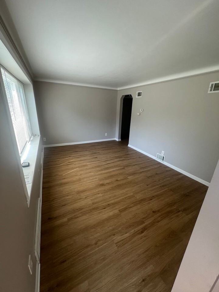 23078 Rosalind Ave - Photo 3 of 15