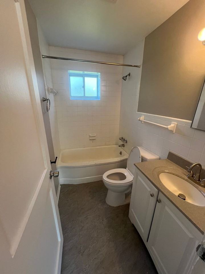 23078 Rosalind Ave - Photo 7 of 15