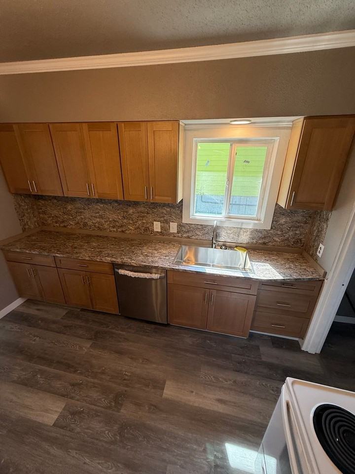 2811 Simpson Ave - Photo 3 of 17
