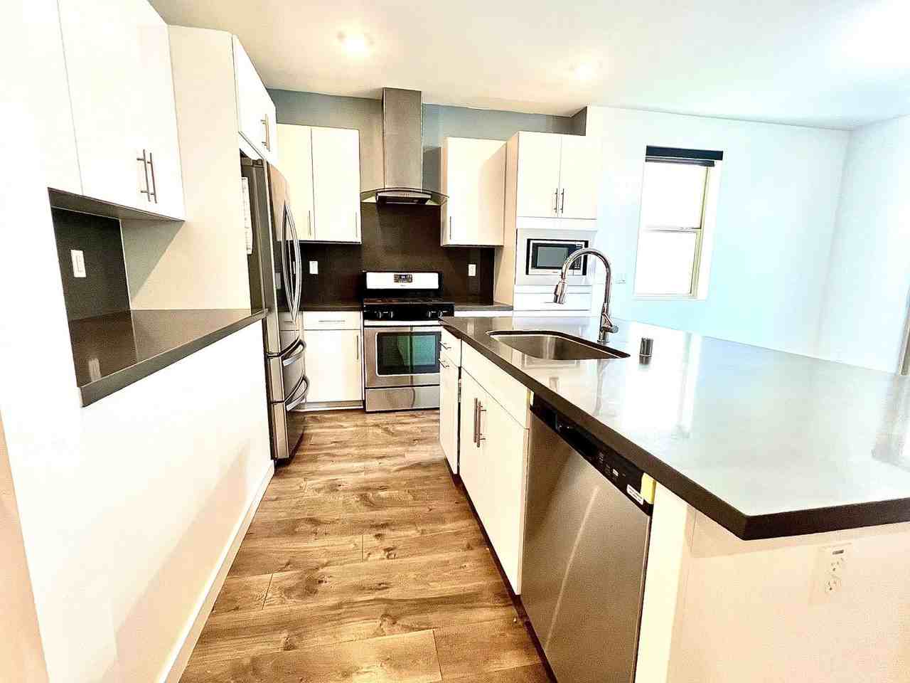 484 Tailoff Ln - Photo 2 of 12