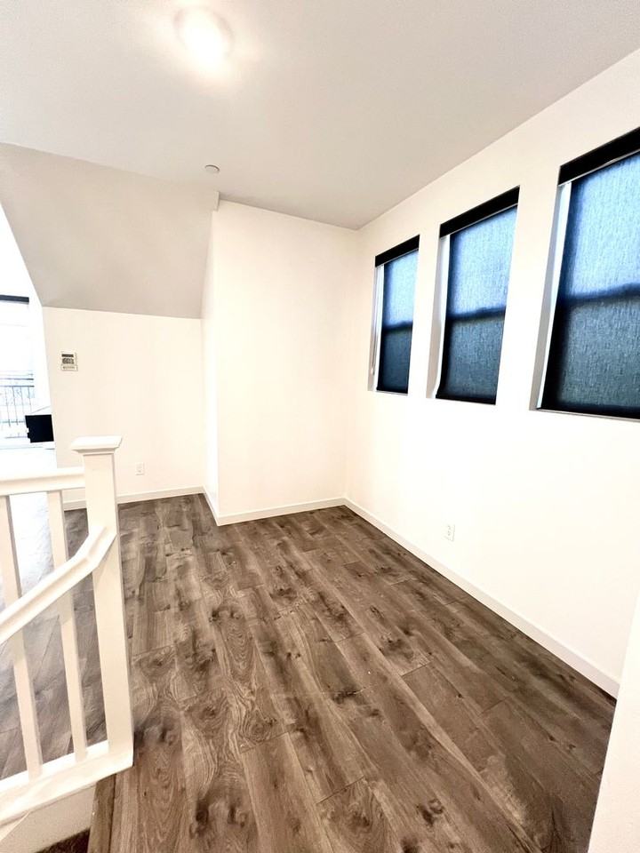 484 Tailoff Ln - Photo 5 of 12