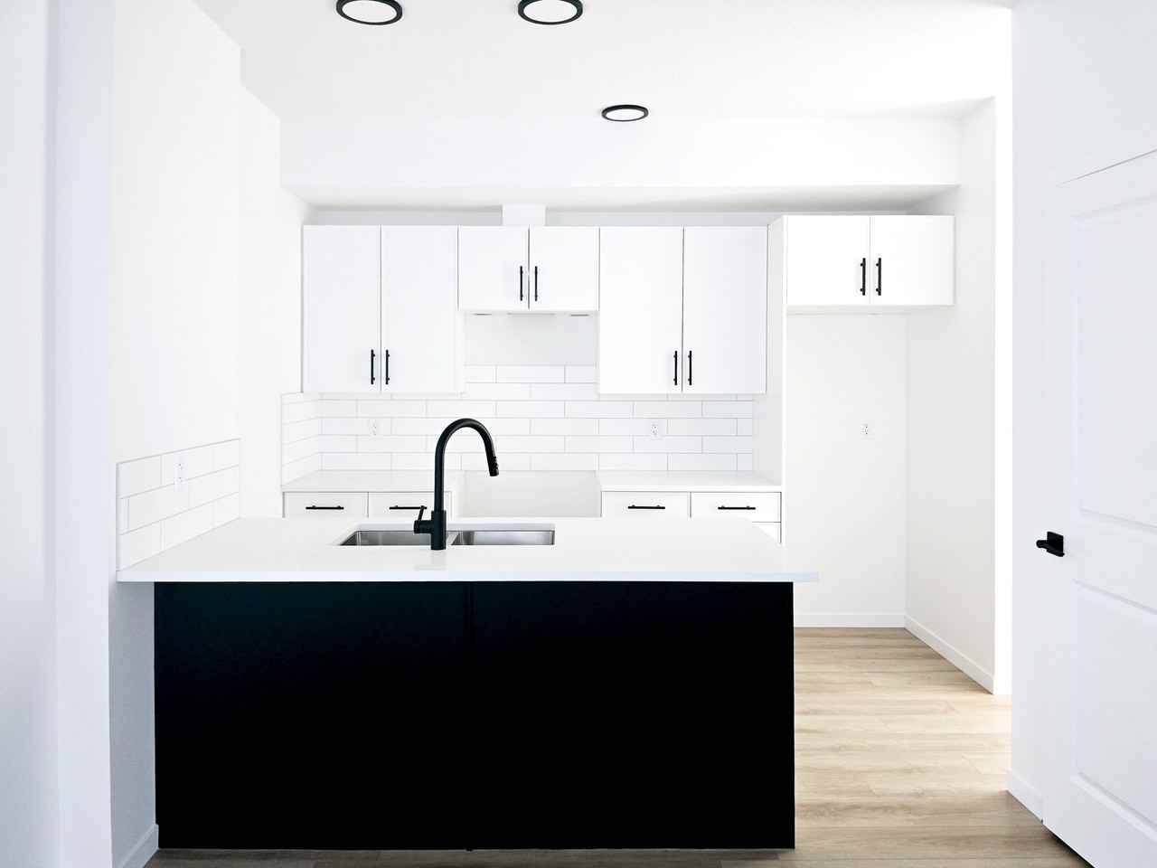 12008 91 Street Northwest - 12008 MAIN #12008MAIN - Photo 2 of 18