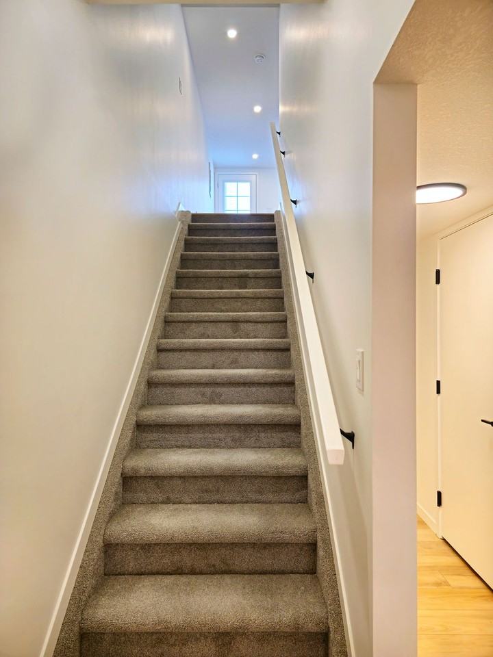 12116 43 St Nw Bsmt #12116BS - Photo 4 of 15