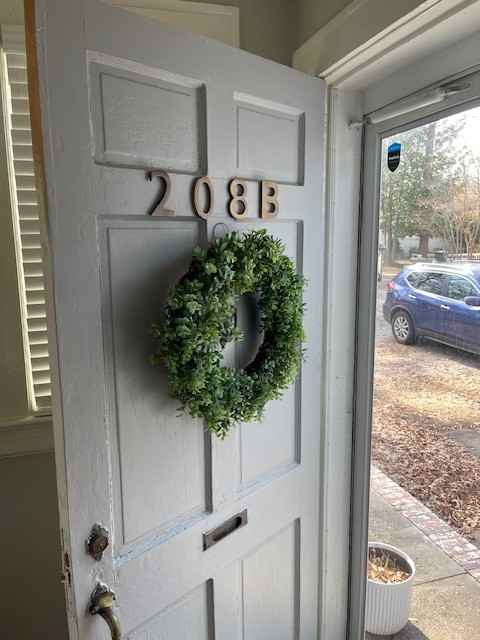 208 Greenwood Avenue - Unit B - Photo 3 of 12