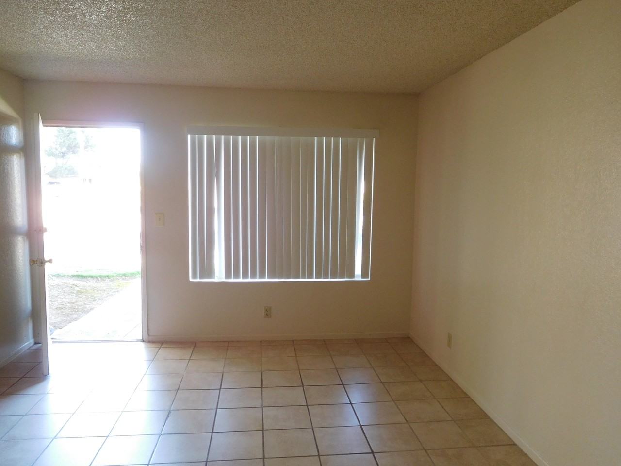 1950 E. Sussex Way - Photo 7 of 20