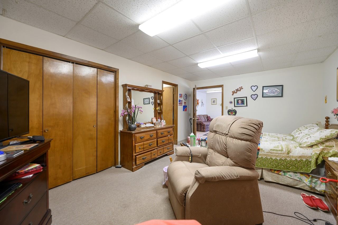 1307 SE Adams Road - Photo 3 of 9