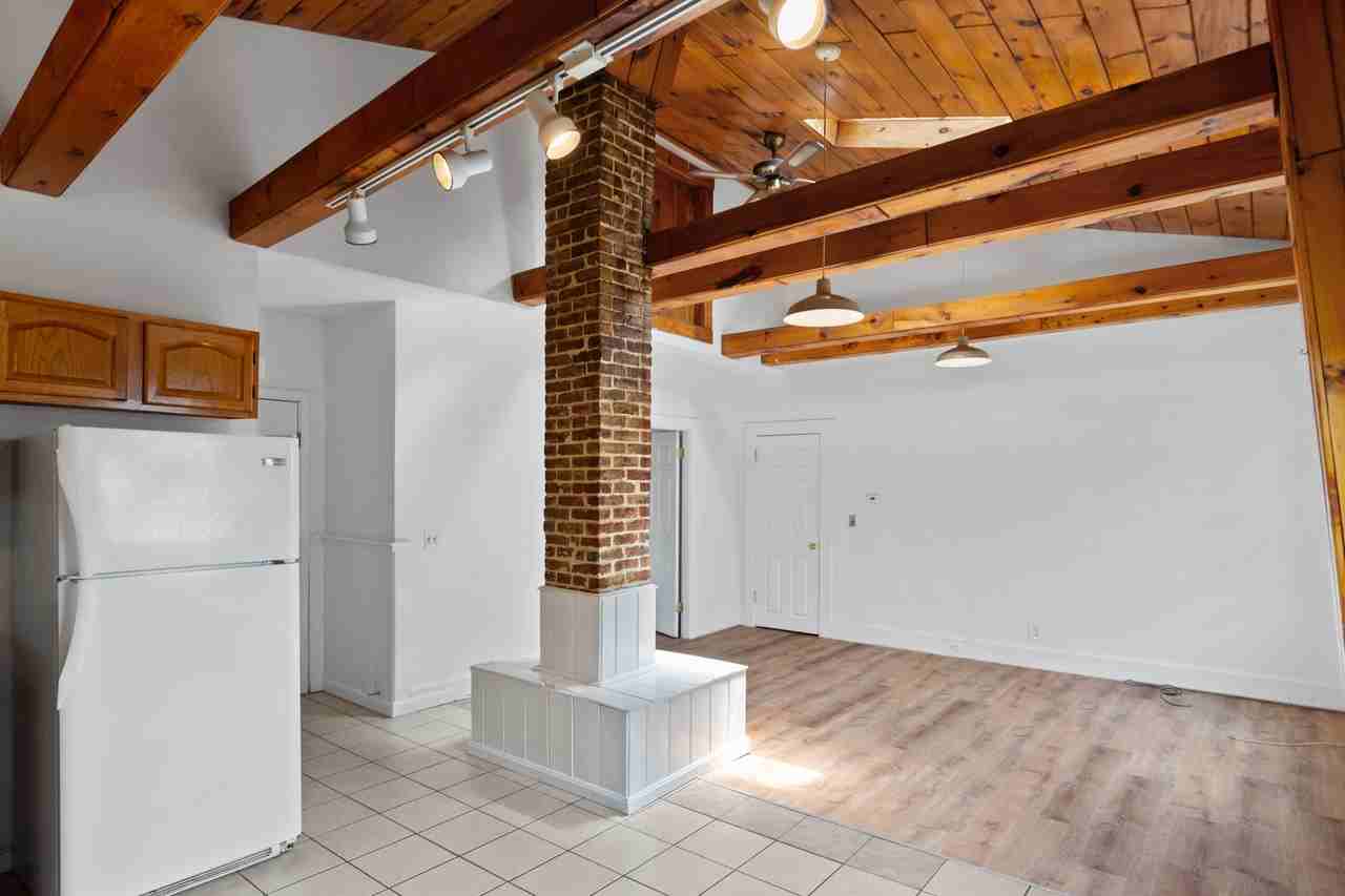 79 Oak Street - Photo 6 of 14