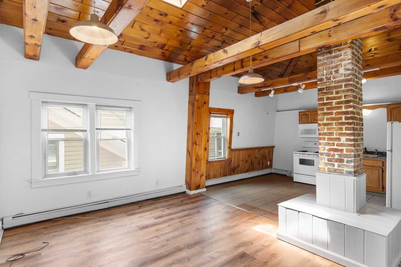 79 Oak Street - Photo 7 of 14