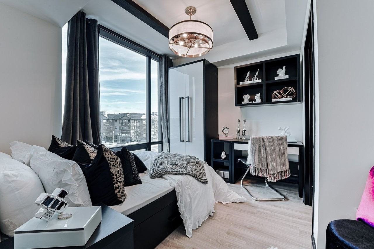 1635 Richmond St - Photo 3 of 11