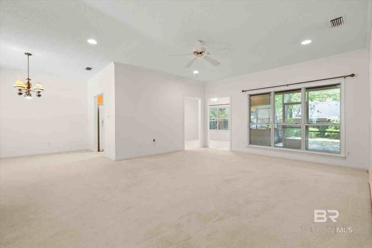 7 Troyer Ct - Photo 2 of 21