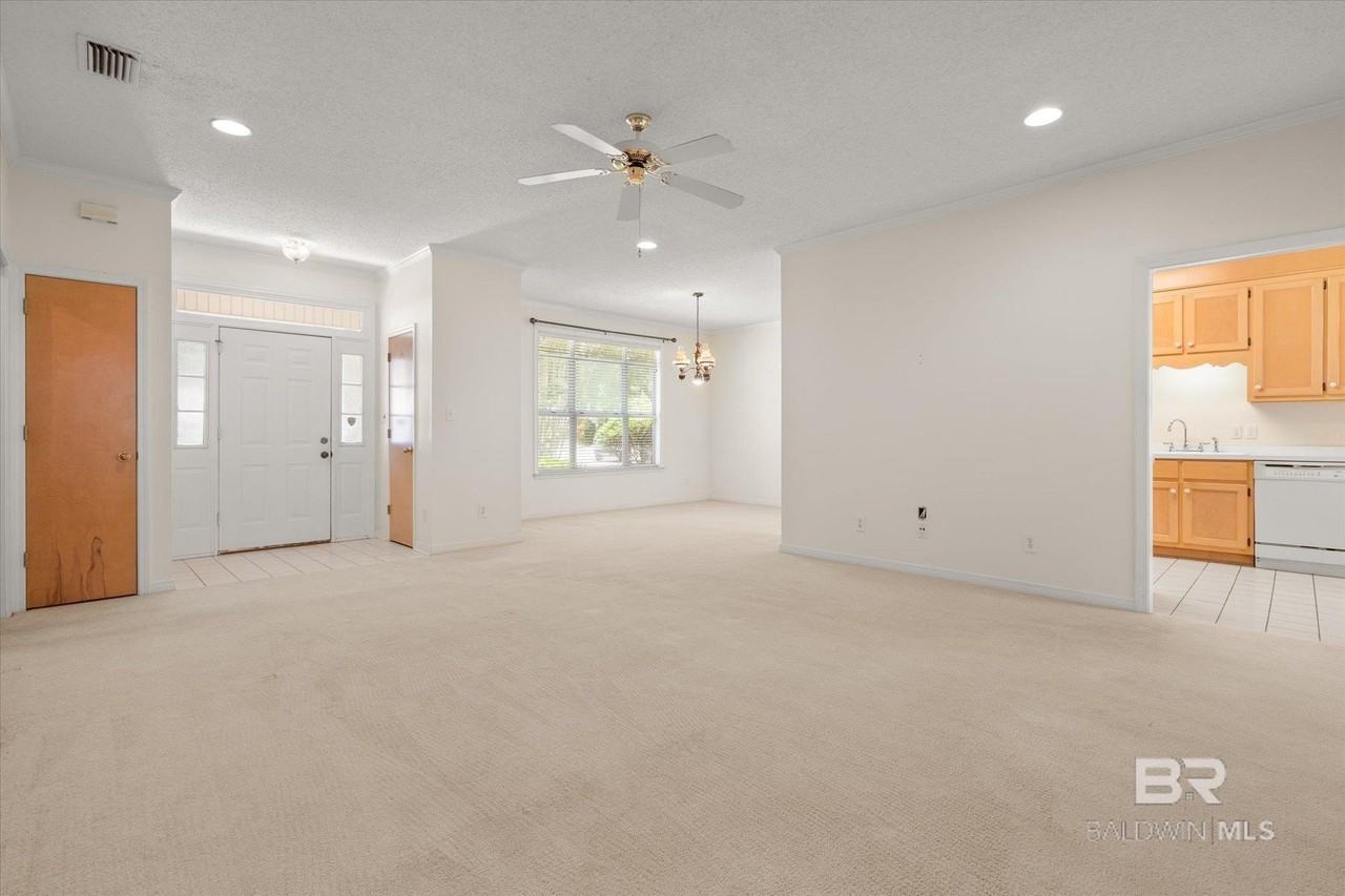 7 Troyer Ct - Photo 3 of 21