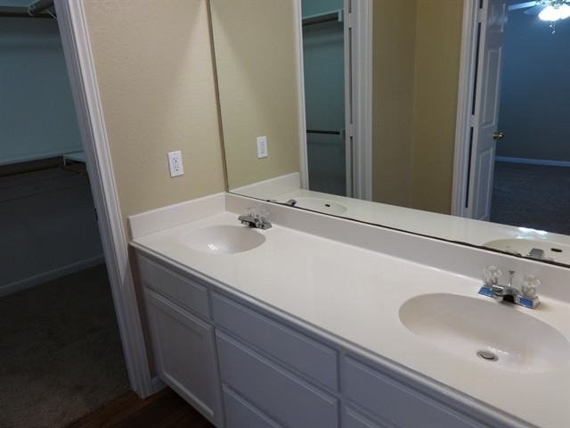 401 Canadian Cove - Photo 3 of 7
