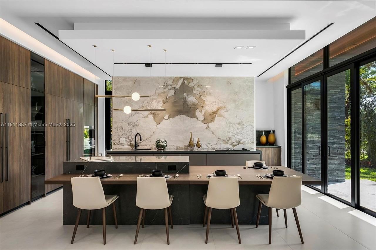 12500 Sw 64th Ave - Photo 4 of 50