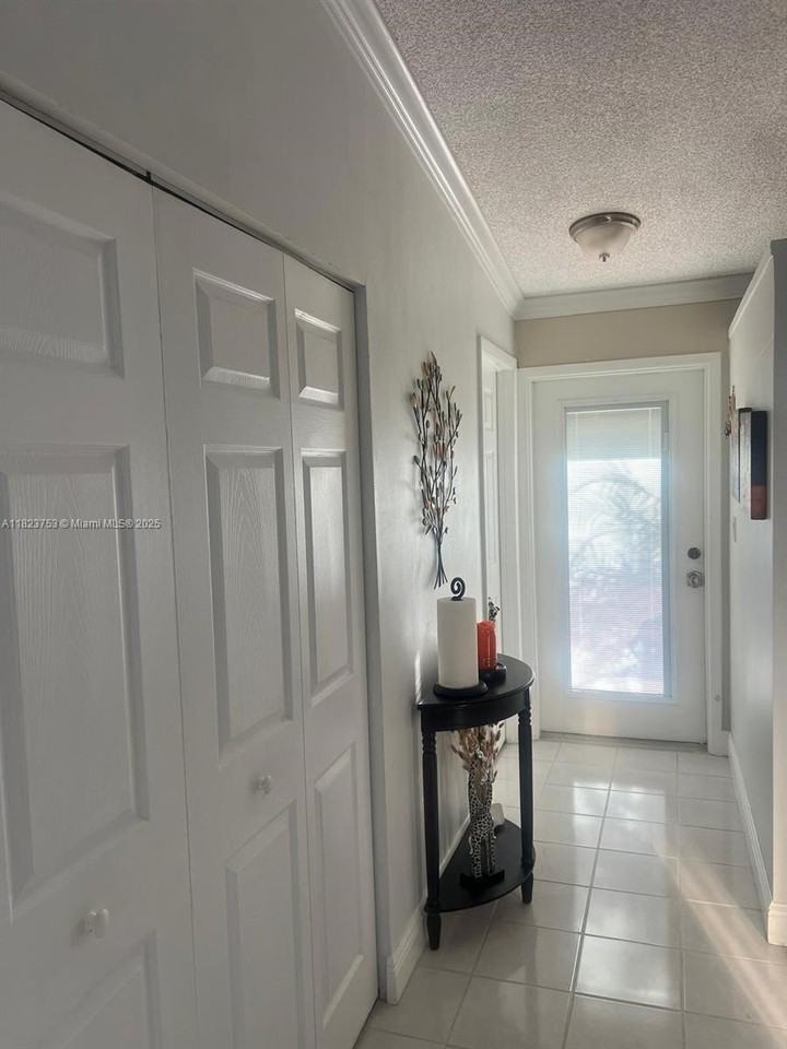 18906 Schooner Dr - Photo 3 of 15