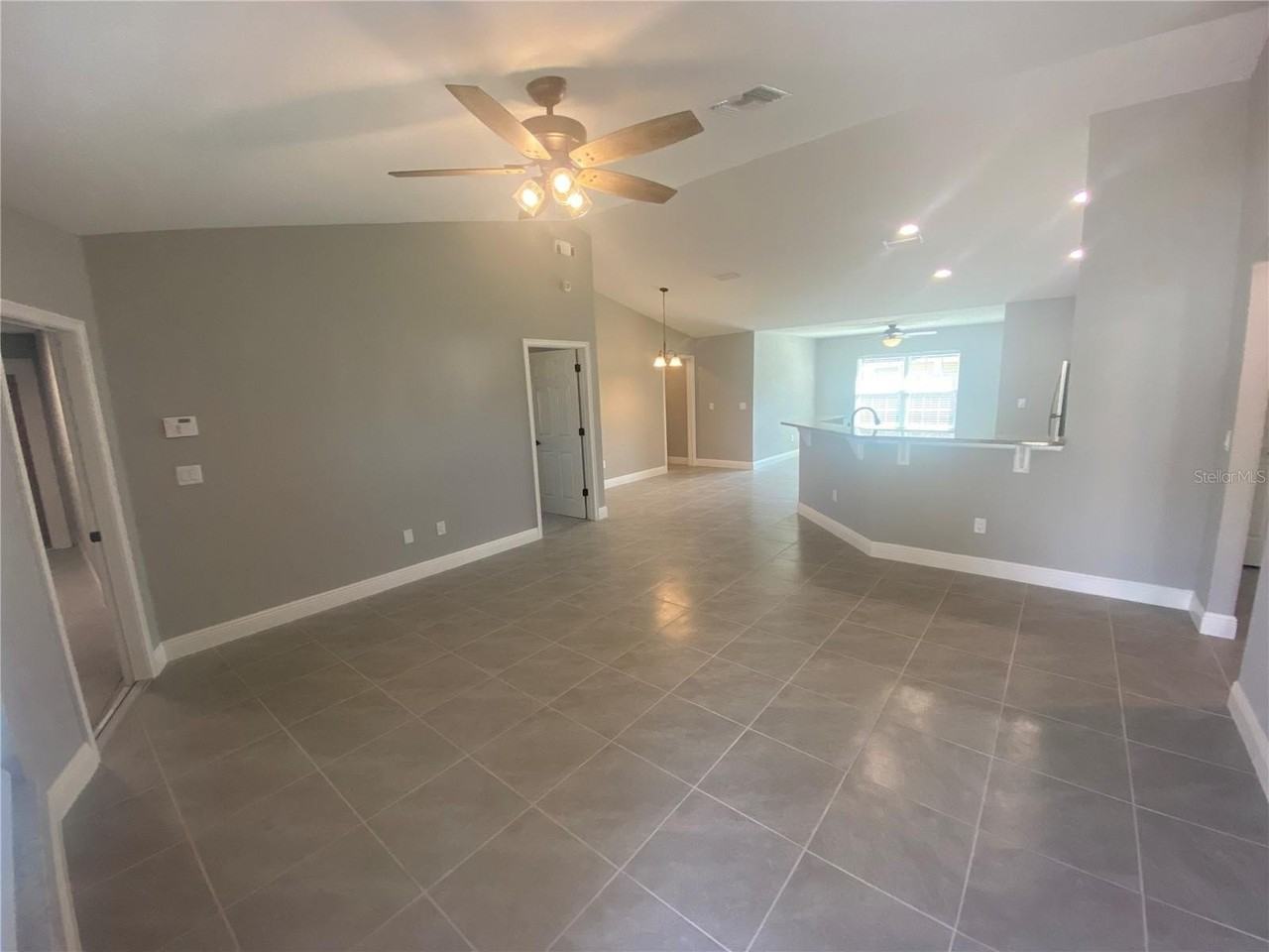 8446 Se 156th St - Photo 4 of 12