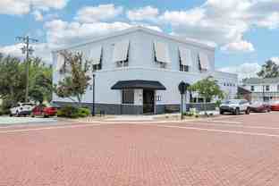 801 W Montrose St #NE - Photo 1 of 1