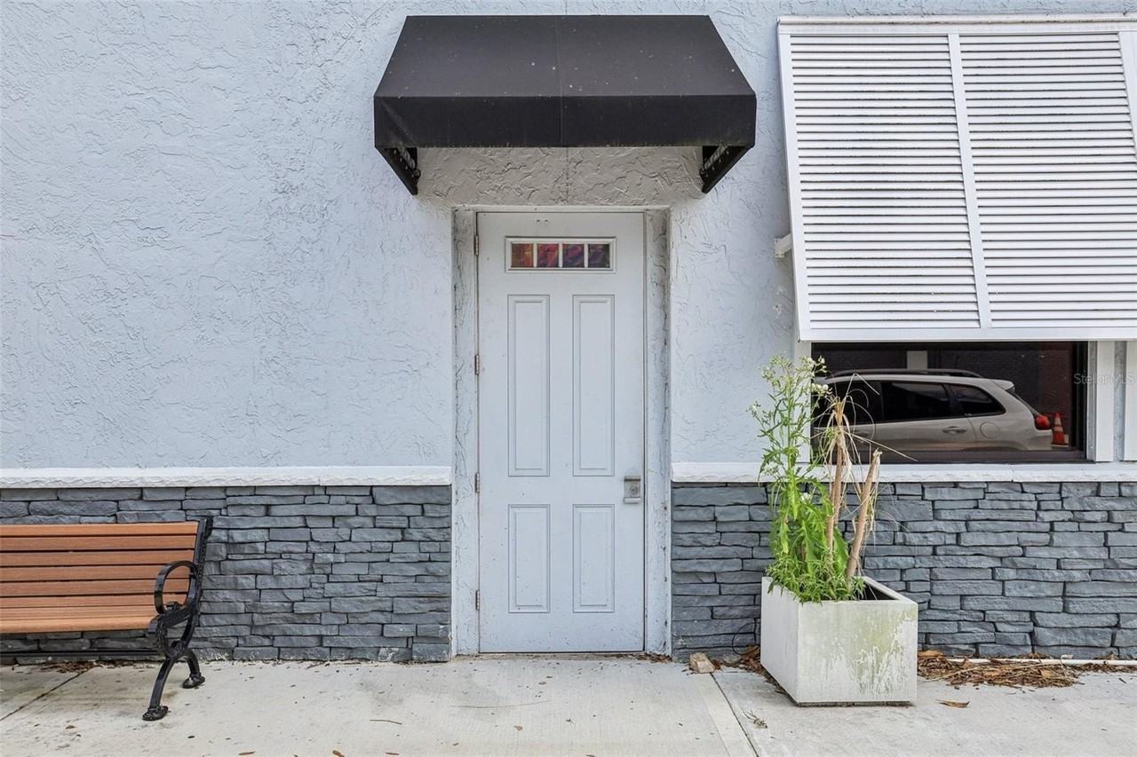 801 W Montrose St #NE - Photo 6 of 25