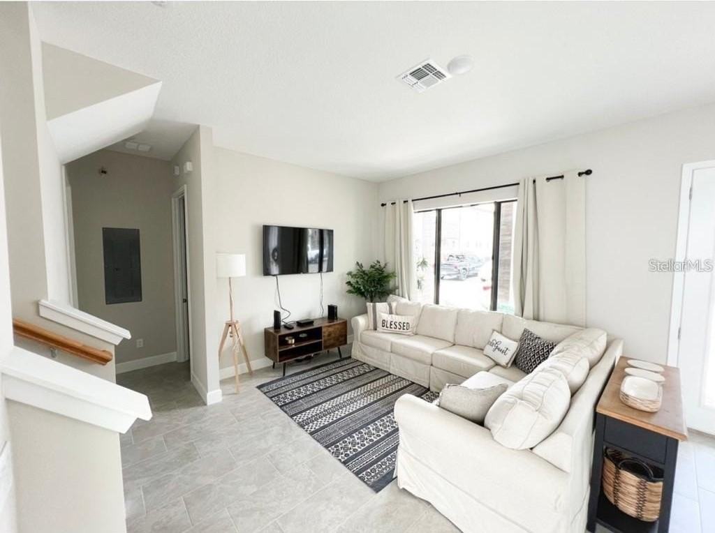 175 Villa Domani Cir - Photo 4 of 12