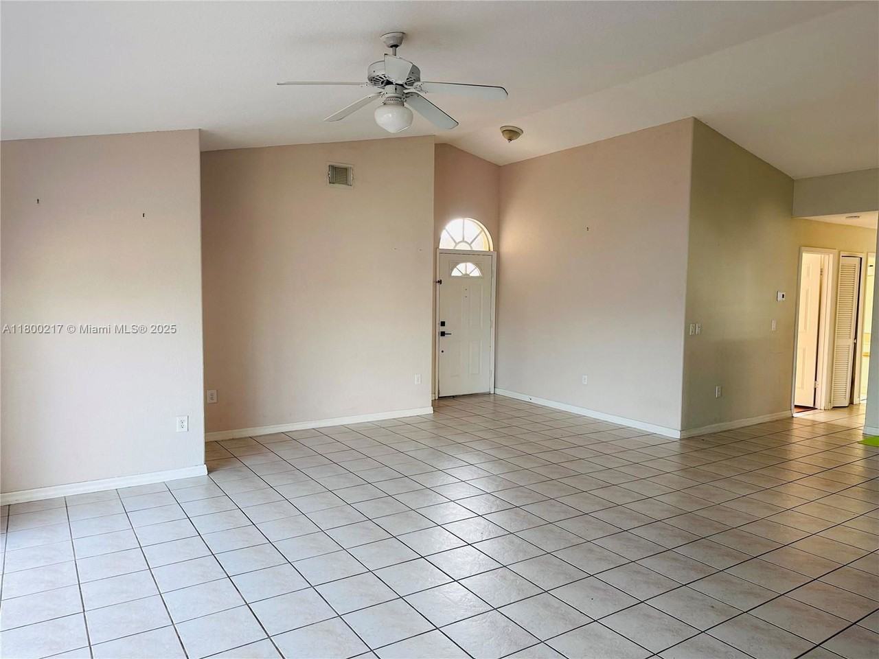 491 Sw 188th Ave - Photo 2 of 8