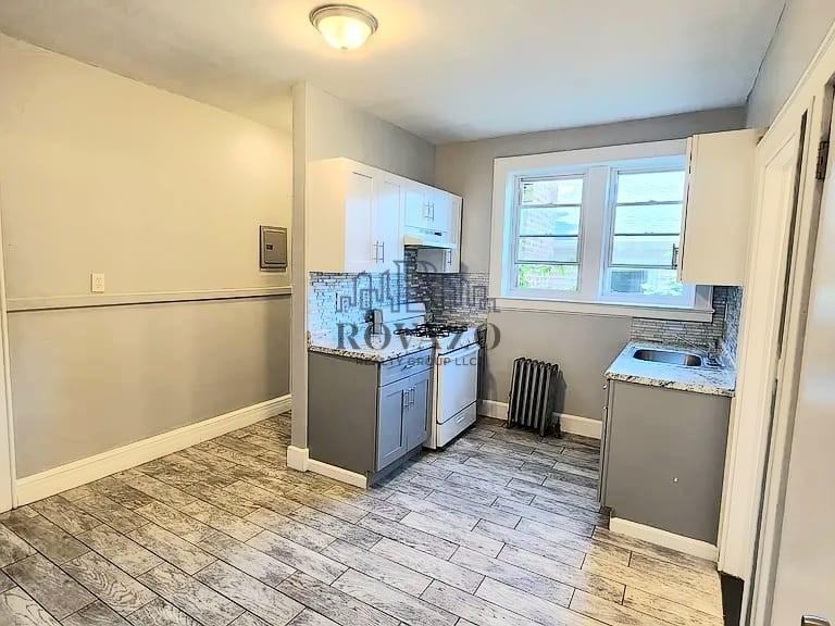 372 S 20th St #8 - Photo 2 of 6