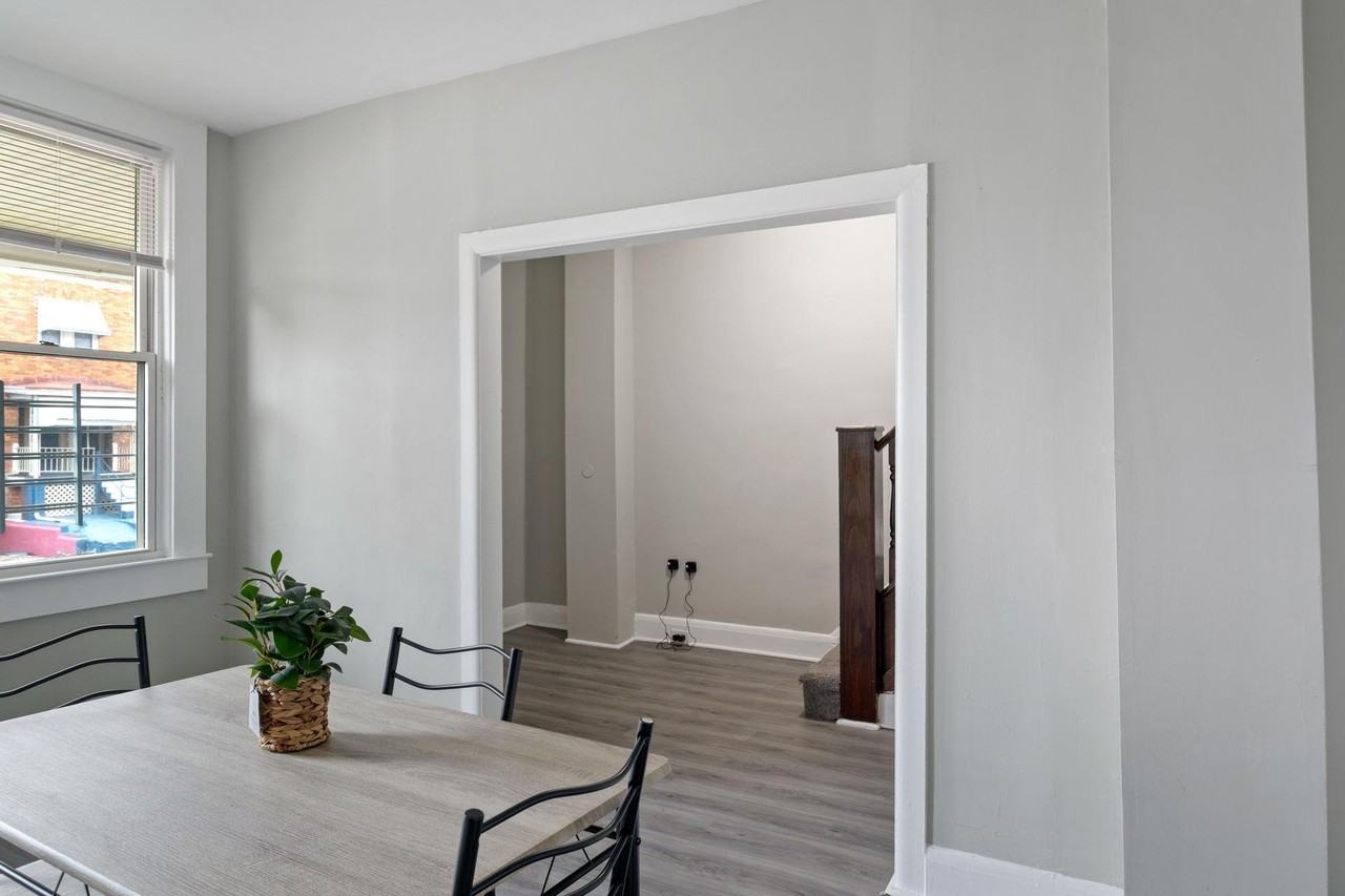 Lyndale Ave - Photo 3 of 11