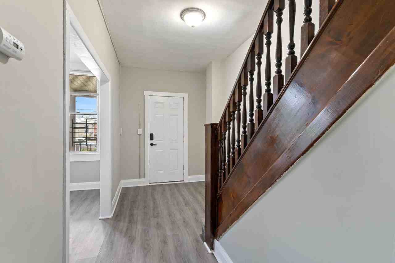 Lyndale Ave - Photo 7 of 11