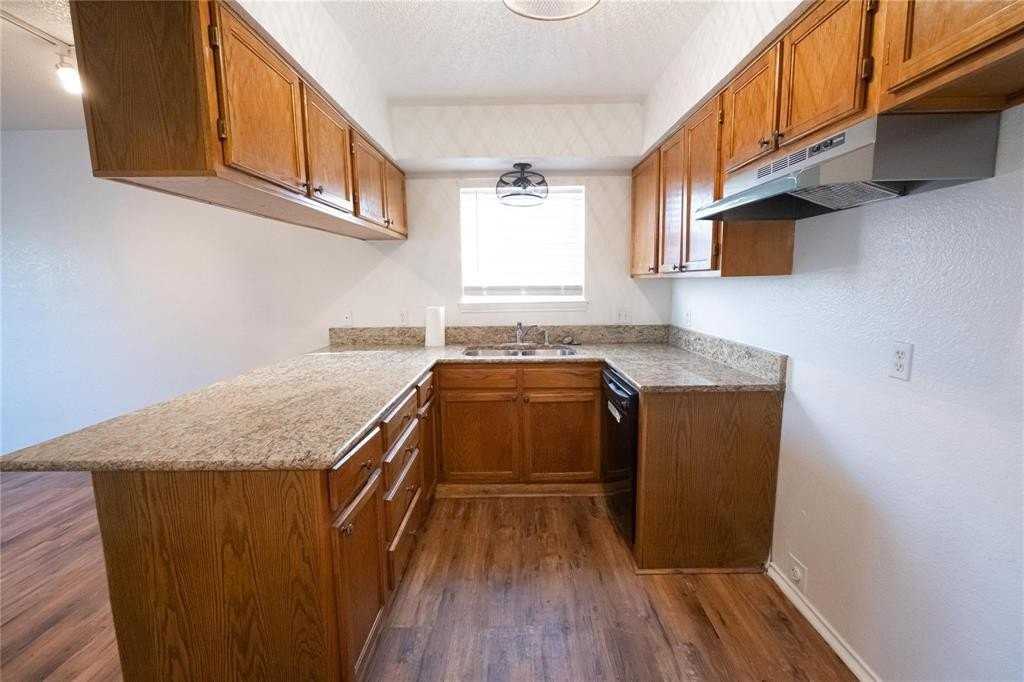 1912 Dorothy Ln #1914 - Photo 5 of 13