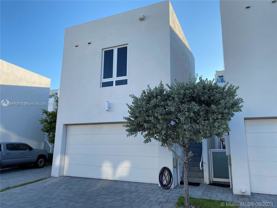 10458 Nw 67th St - Photo 1 of 1