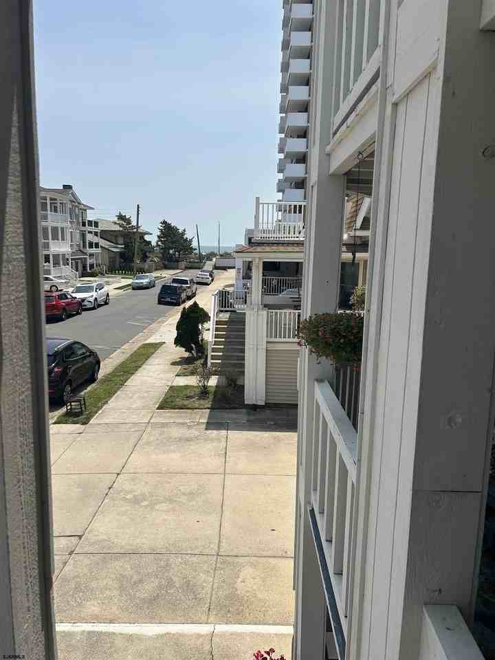 104 S Frankfort Ave - Photo 2 of 15