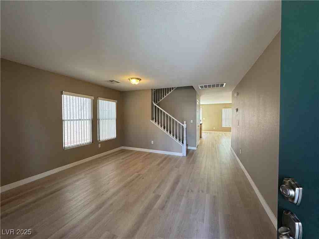 136 Temple Wood Ct - Photo 2 of 33