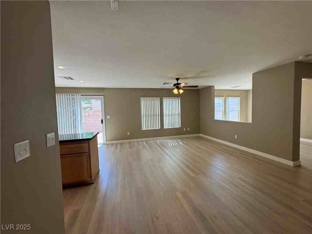 136 Temple Wood Ct - Photo 5 of 33