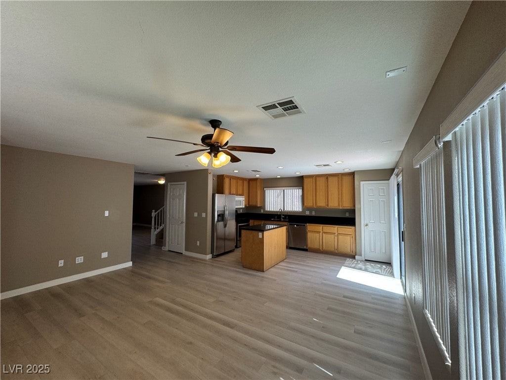 136 Temple Wood Ct - Photo 7 of 33