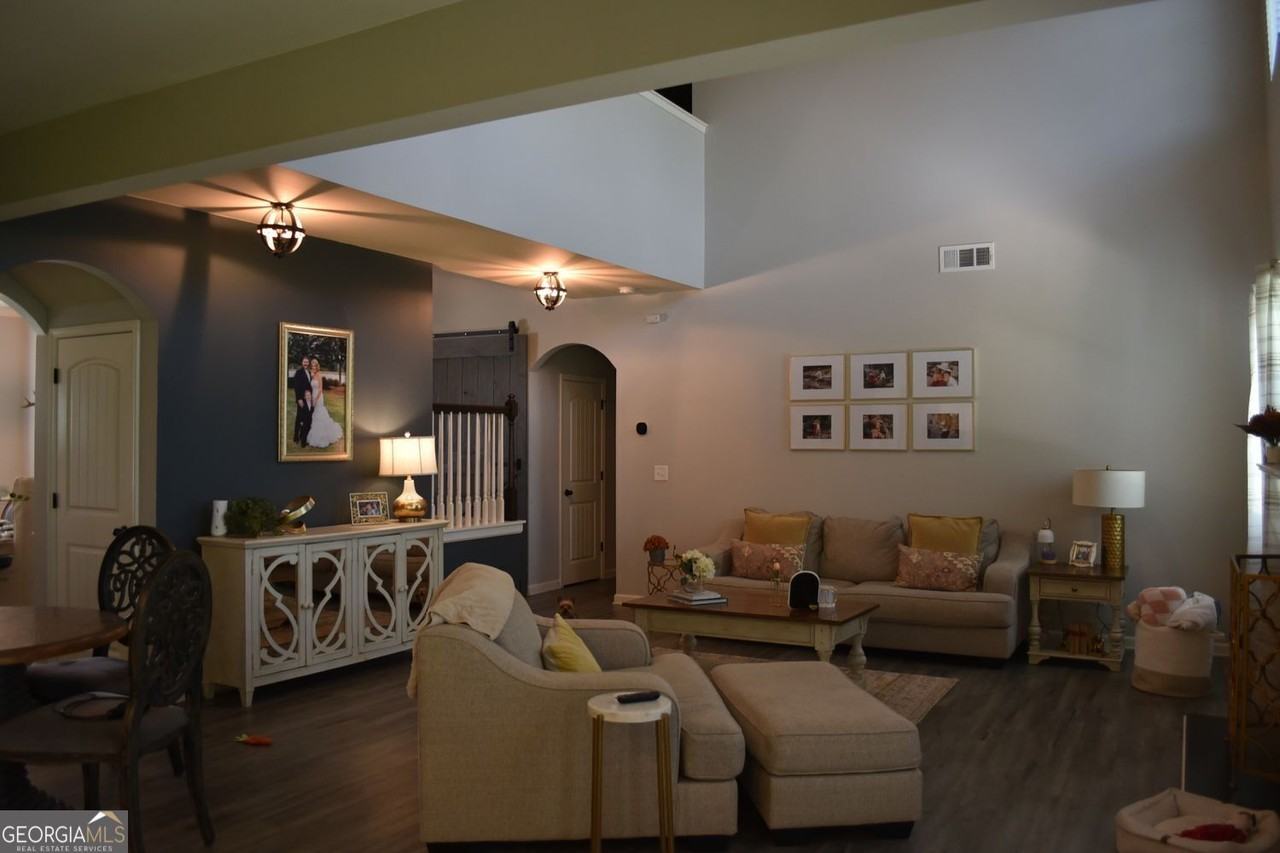 1329 Old Glory Ct - Photo 4 of 26