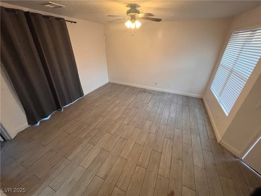 8958 College Green Street - Photo 3 of 30