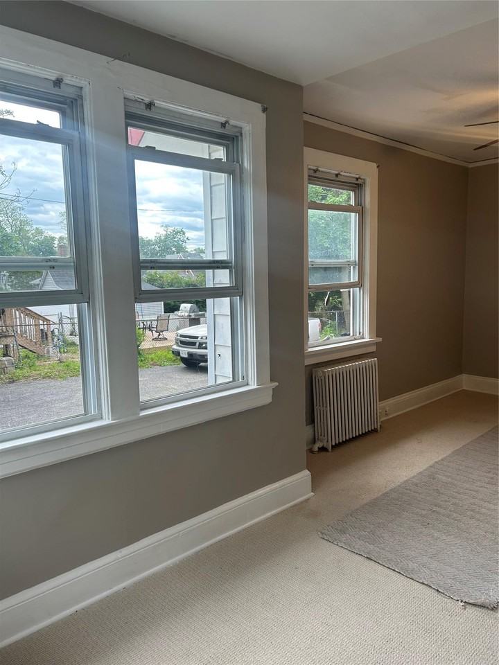 44 Perry Ave - Photo 2 of 13