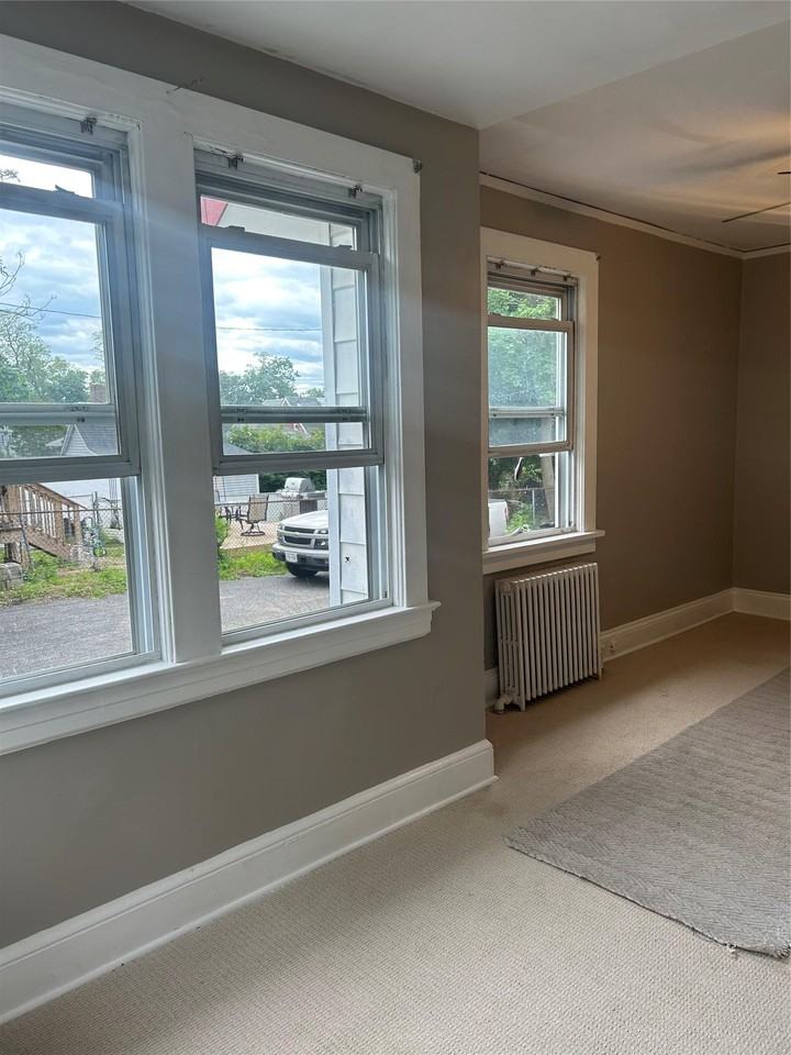 44 Perry Ave - Photo 3 of 13