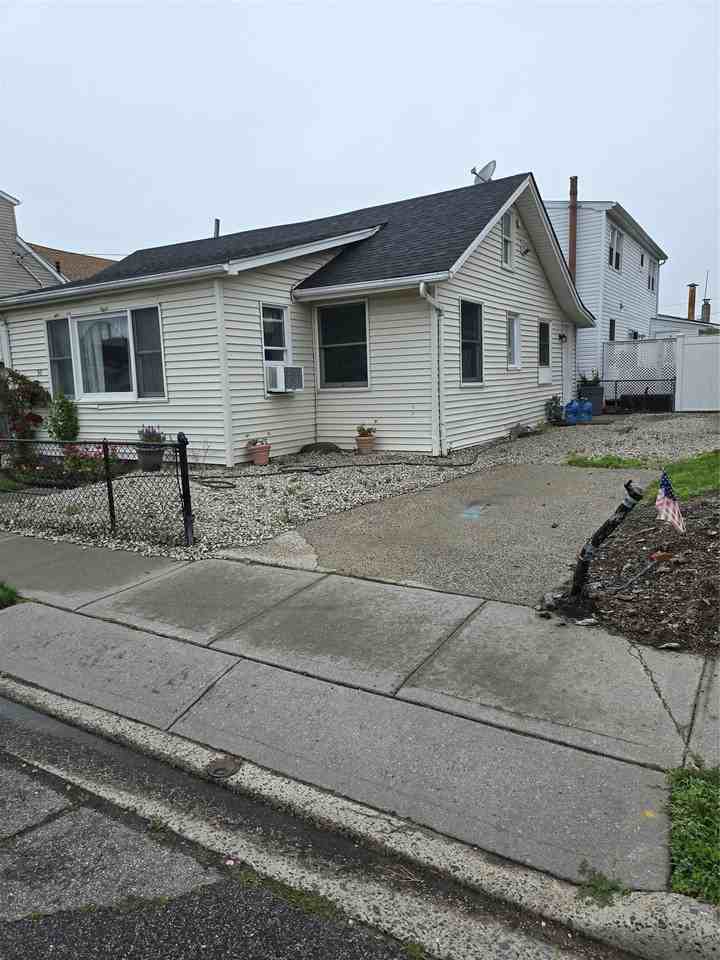 30 Julian Pl - Photo 2 of 16