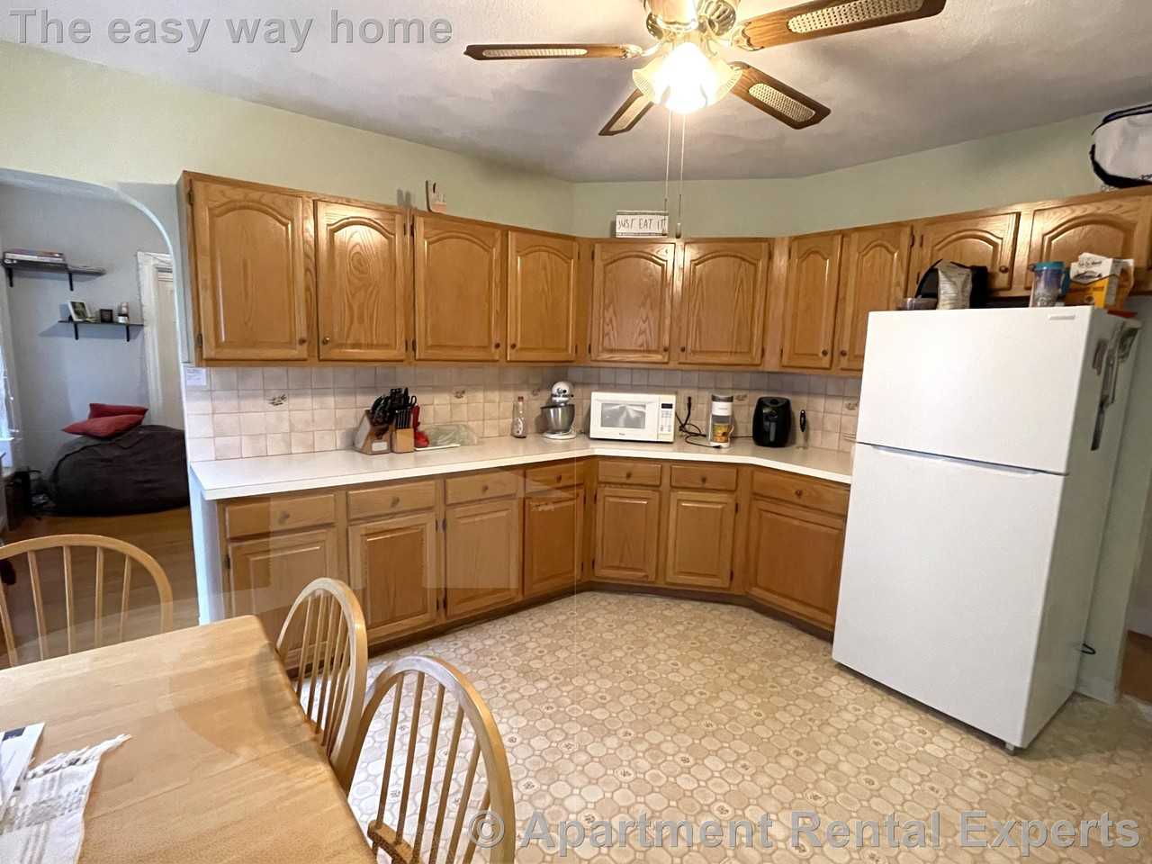 25 Ibbetson St #1 - Photo 2 of 18