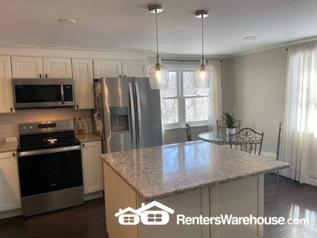 566 First St - Photo 3 of 18