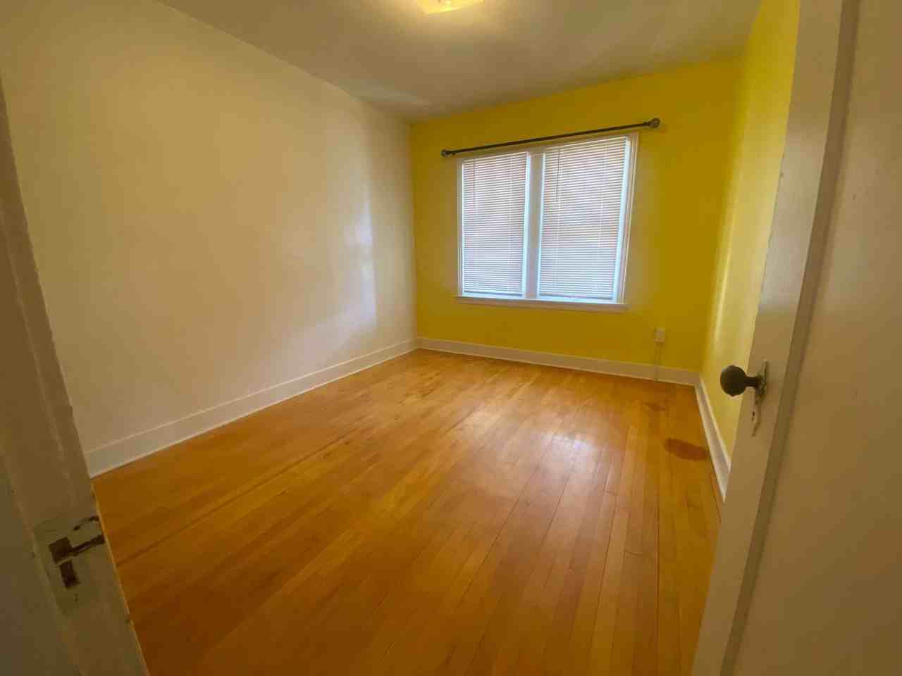 1021 4th Ave S - Photo 3 of 14